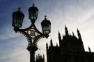 Ozdobna lampa na tle paacu Westminsterskiego